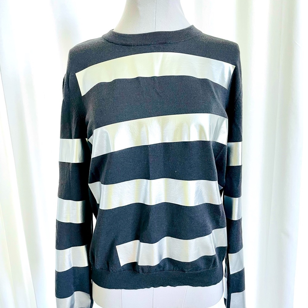 New authentic Moschino sweater. Wool. Made in Italy. Unisex.